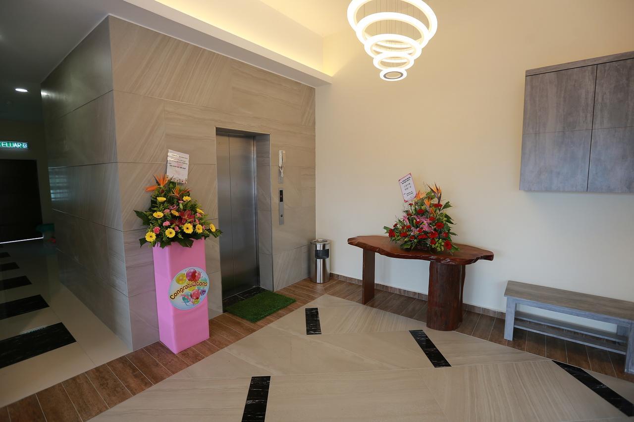 Pantai Regal Boutique Hotel Куантан Экстерьер фото