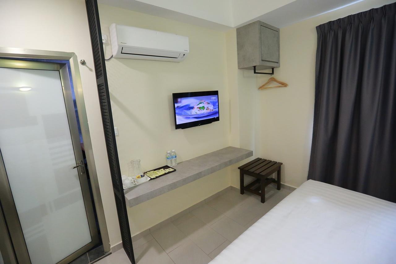 Pantai Regal Boutique Hotel Куантан Экстерьер фото
