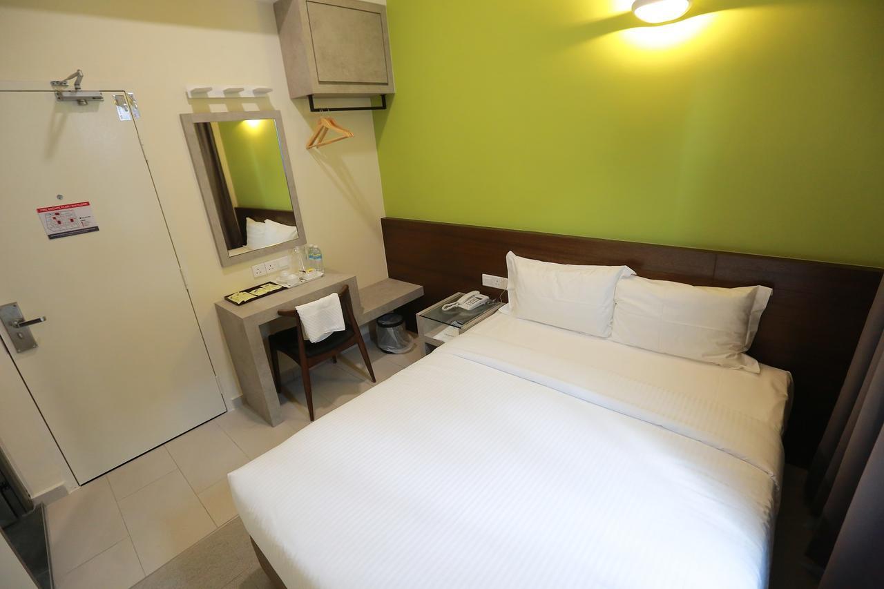 Pantai Regal Boutique Hotel Куантан Экстерьер фото