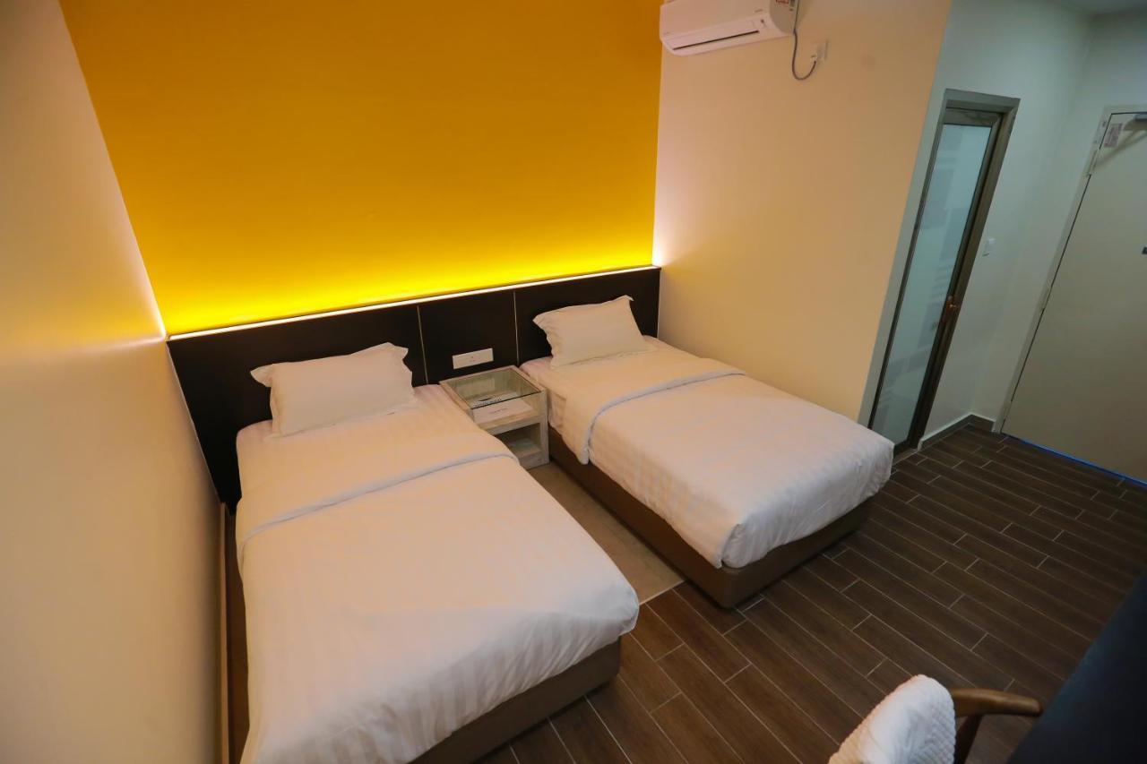 Pantai Regal Boutique Hotel Куантан Экстерьер фото